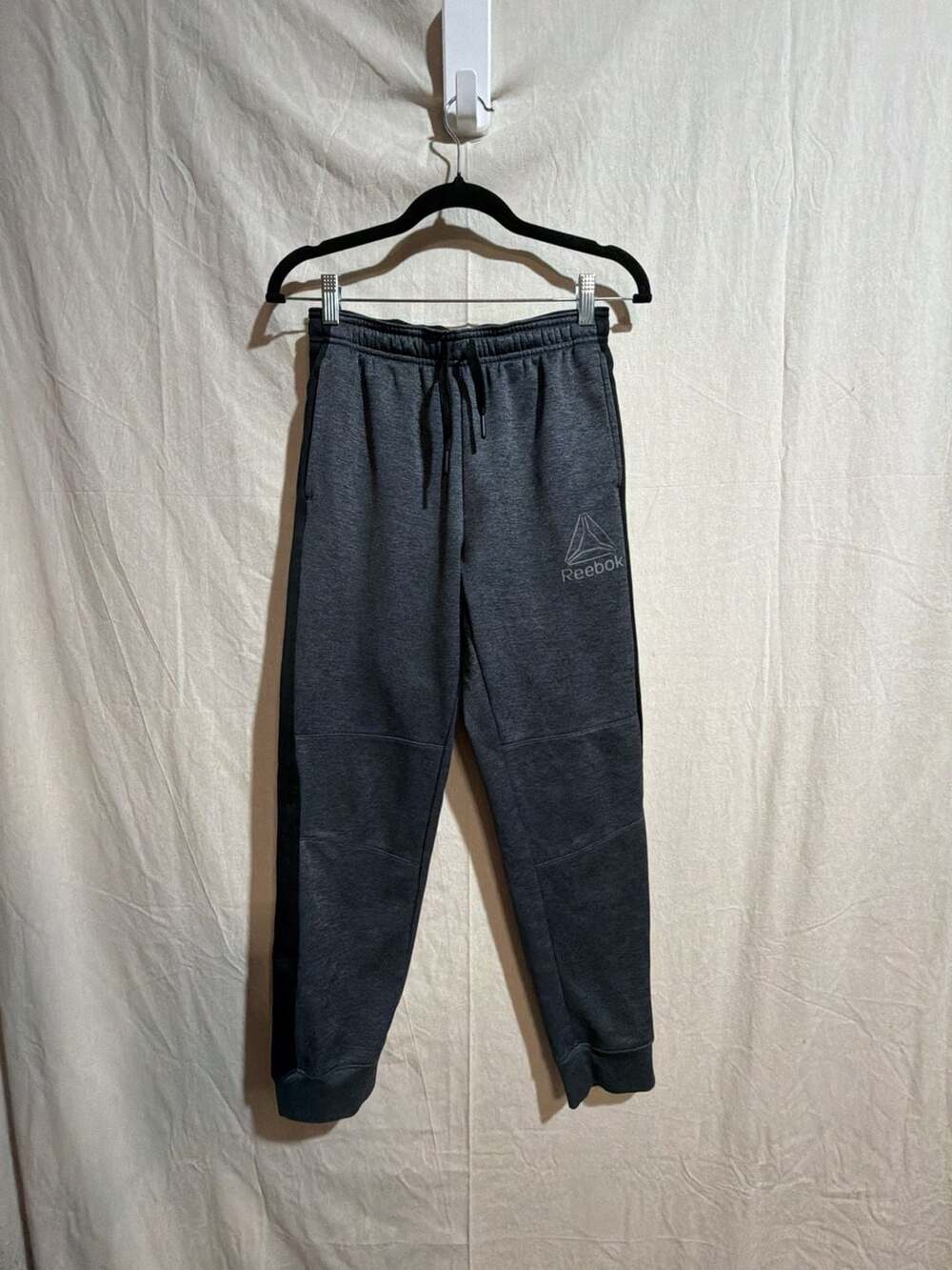 Reebok Men's Charcoal Gray and Black Fleece Jogger Sweatpants with Pockets